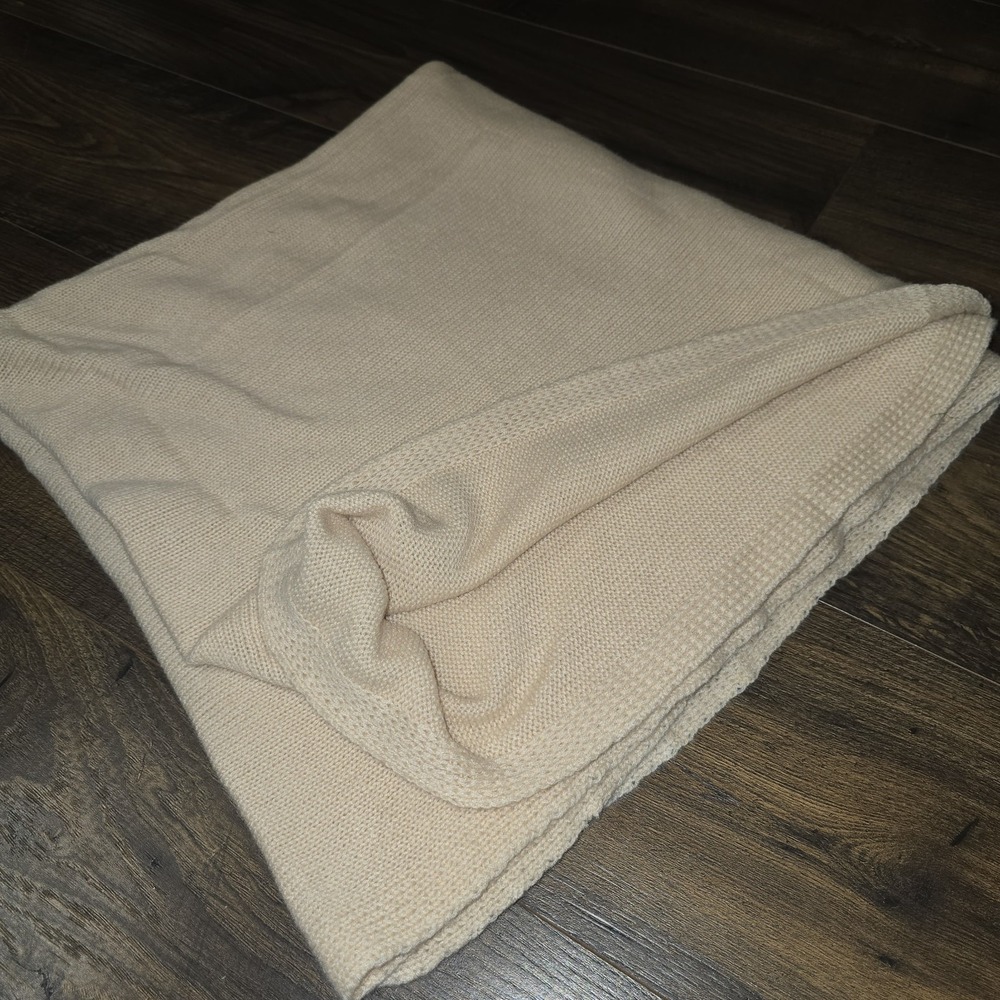 Love Cashmere 100% Cashmere Wrap Scarf Cream Scotland Made Quiet Luxury - Picture 2 of 7